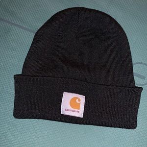 Black carhartt beanie
